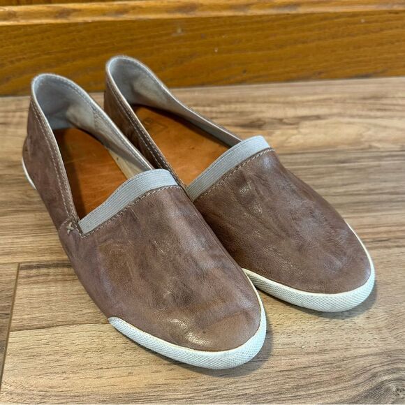 Women's Frye Brown Leather Melanie Slip On Flats Women‎ Size 7.5 - Picture 1 of 8